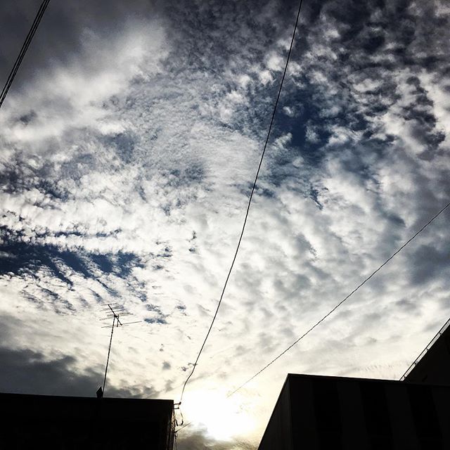 【ぐもにん2200】ご縁を楽しむ。感謝でつなぐ。今日も「笑顔の選択」を。#goodmorning #beautifulsky #cloudart #sunset