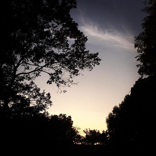 【ぐもにん2213】大きな夢へ堂々と率直に歩み続ける。今日も「笑顔の選択」を。#goodmorning #beautifulsky #sunset #sky