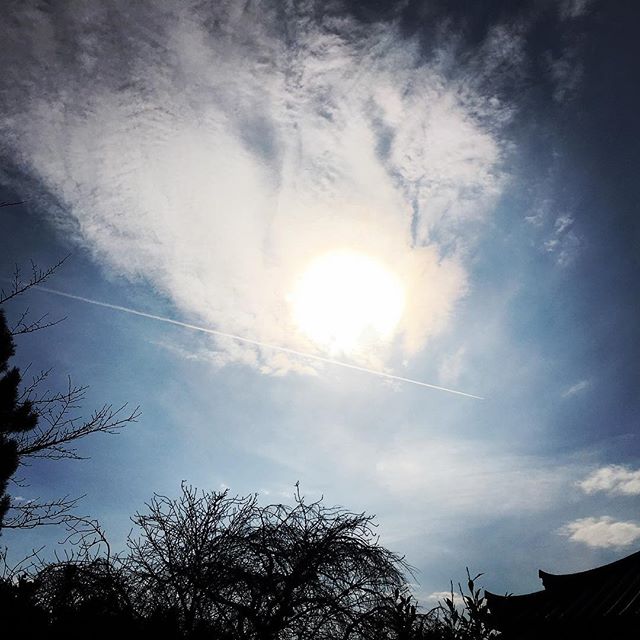 【ぐもにん2280】事実をみる、想像しながら考える、選んで動く。今日も「笑顔の選択」と。#goodmorning #beautifulsky #cloudart #cloud #sun #sky
