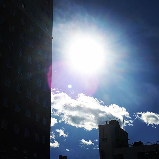 【ぐもにん2278】当たり前は特別なこと。今日も「笑顔の選択」と。#goodmorning #beautifulsky #sunlight #bluesky #sky