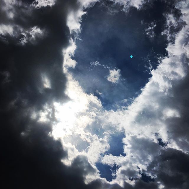 【ぐもにん2328】柔らかく。しなやかに。丁寧に。今日も「笑顔の選択」と。#goodmorning #beautifulsky #cloudart #sky