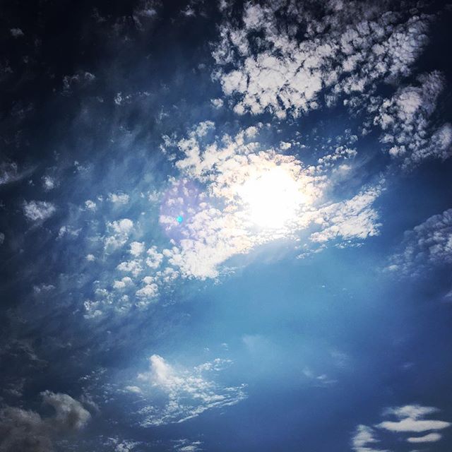 【ぐもにん2508】「〜したい」がすべてのもと。今日も「笑顔の選択」と。#goodmorning #beautifulsky #beautiful #bluesky #blue #sky #cloudart #clouds #おはよう